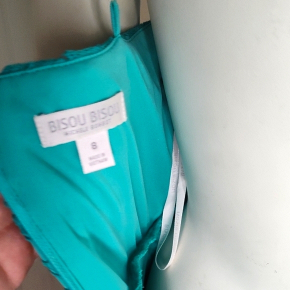 Elegant Teal Lace Dress - Picture 8 of 12